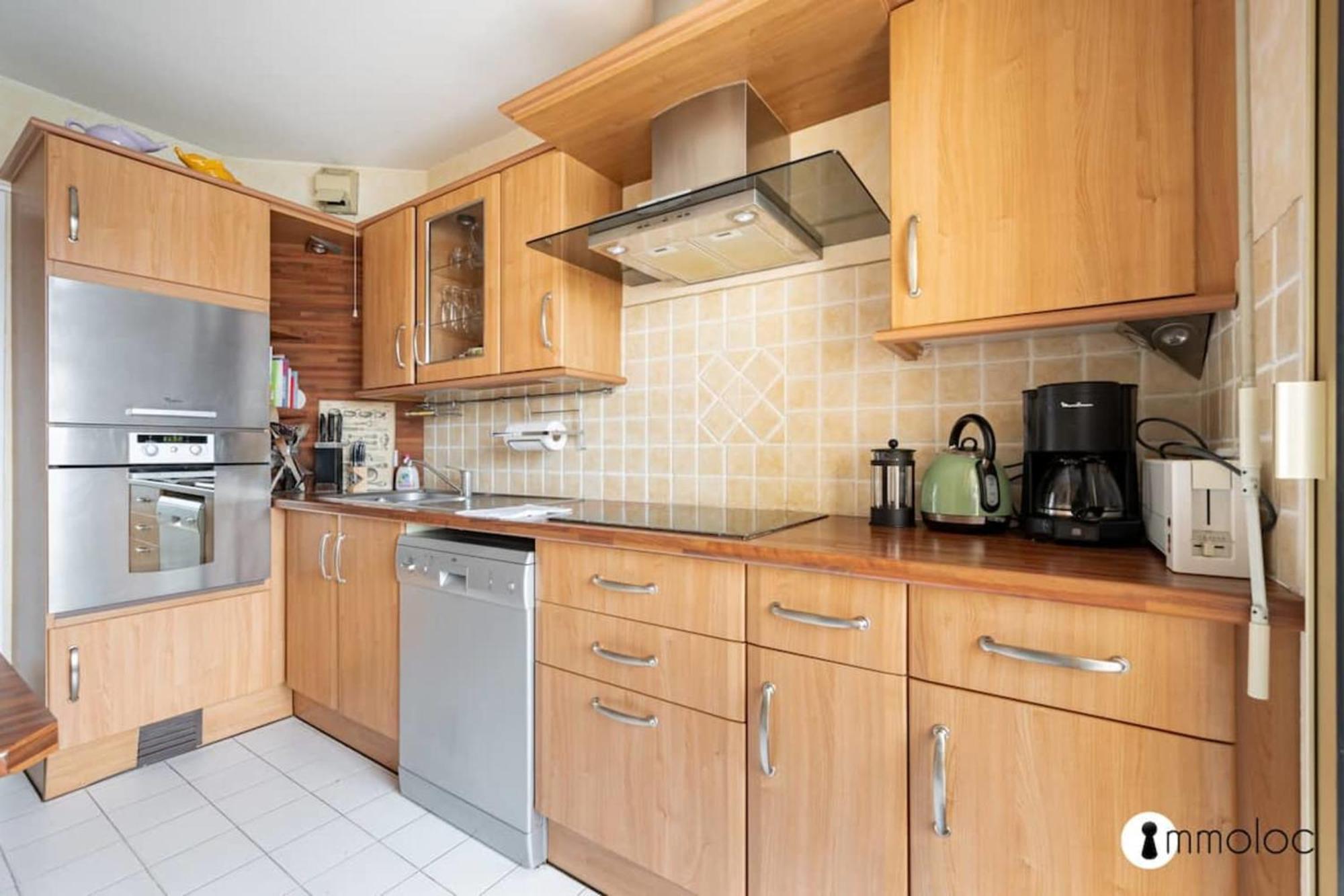 Spacious Apartment With Pool Located In The Marina Of Mandelieu Exterior photo